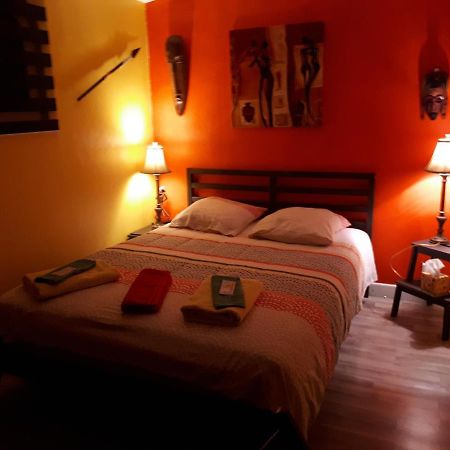 Chez Patricia & Denis Bed and Breakfast Flassans-sur-Issole Εξωτερικό φωτογραφία